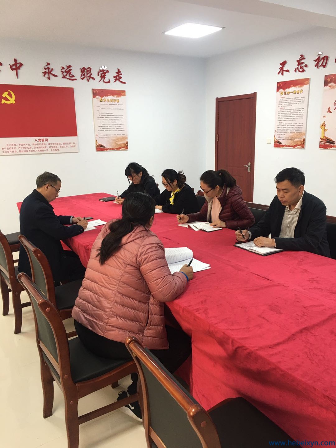 机关一支部：召开支部党员大会